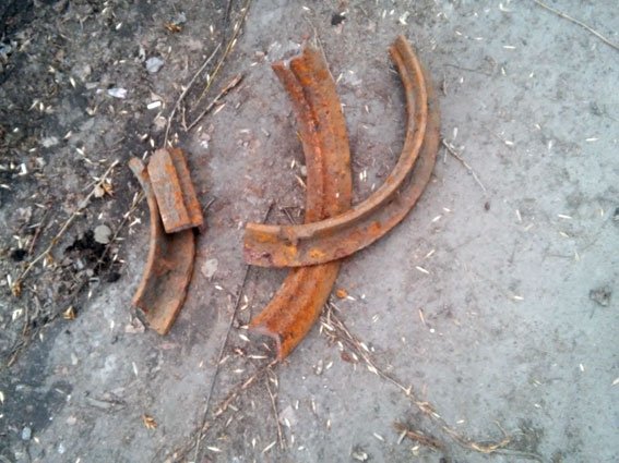 Милиция поймала вора, который полгода крал в Кременчуге крышки люков Милиция поймала вора, который полгода крал в Кременчуге крышки люков