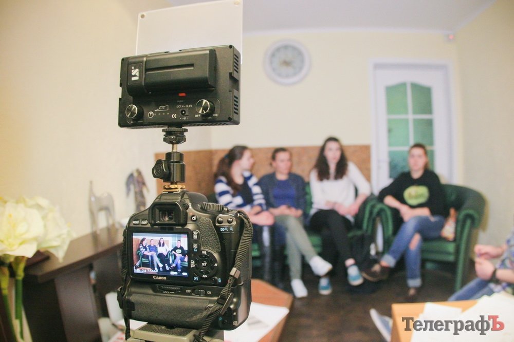 Кременчугская команда КВН "Как бы девушки" попала в "Лигу смеха - Запад" Кременчугская команда КВН "Как бы девушки" попала в "Лигу смеха - Запад"