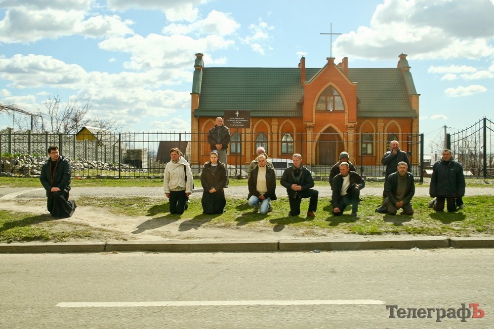 Погибшего в АТО Юрия Дудку привезли в Кременчуг Погибшего в АТО Юрия Дудку привезли в Кременчуг