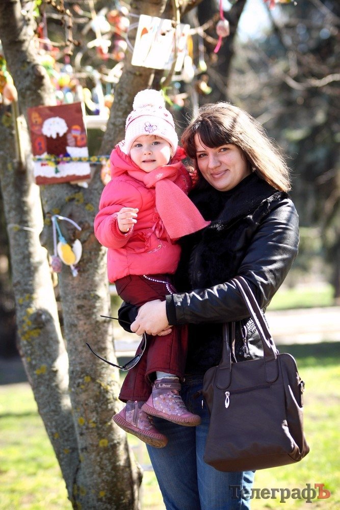 В Кременчуге на площади Независимости появилось Пасхальное дерево В Кременчуге на площади Независимости появилось Пасхальное дерево