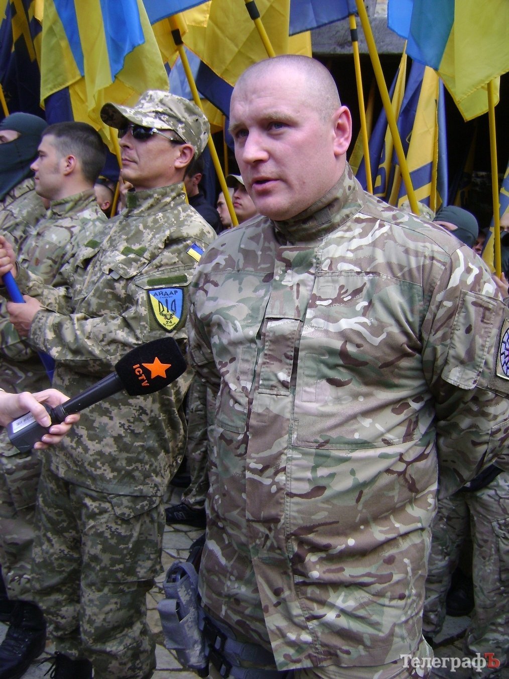 Холодний Яр: тепер з козацькими прапорами йтимуть у бій воїни АТО Холодний Яр: тепер з козацькими прапорами йтимуть у бій воїни АТО