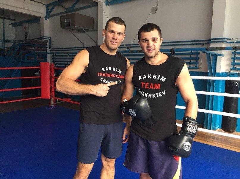 Кременчужанин Сергей Радченко помогает готовиться Рахиму Чахкиеву к бою за титул чемпиона Мира Кременчужанин Сергей Радченко помогает готовиться Рахиму Чахкиеву к бою за титул чемпиона Мира
