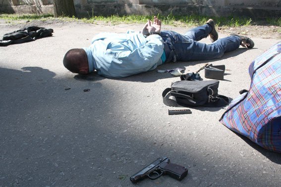 Ограбление ювелирного магазина в Кременчуге: стрельба, погоня, раненые, захват маршрутки Ограбление ювелирного магазина в Кременчуге: стрельба, погоня, раненые, захват маршрутки