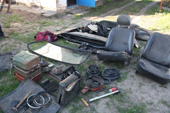 В Кременчуге милиция задержала парня, который угонял старые ВАЗы В Кременчуге милиция задержала парня, который угонял старые ВАЗы