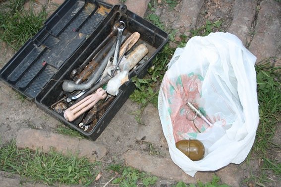 В Кременчуге милиция задержала парня, который угонял старые ВАЗы В Кременчуге милиция задержала парня, который угонял старые ВАЗы