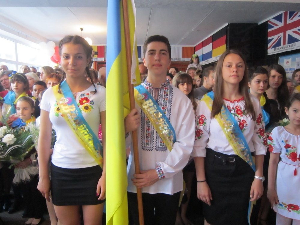 Для кременчугских школьников прозвучал "последний" звонок. Присылайте фото!!! Для кременчугских школьников прозвучал "последний" звонок. Присылайте фото!!!