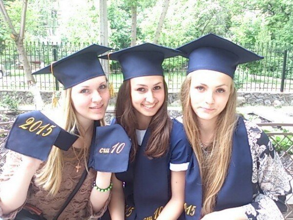 Для кременчугских школьников прозвучал "последний" звонок. Присылайте фото!!! Для кременчугских школьников прозвучал "последний" звонок. Присылайте фото!!!