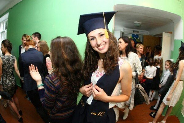 Для кременчугских школьников прозвучал "последний" звонок. Присылайте фото!!! Для кременчугских школьников прозвучал "последний" звонок. Присылайте фото!!!