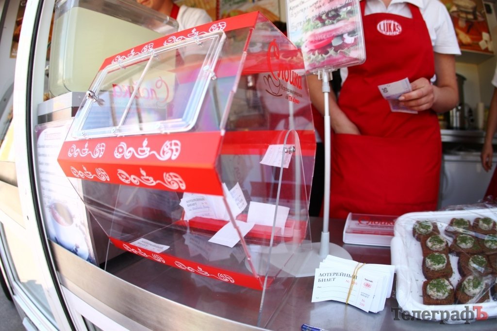 Флешмоб по плетению масксетей: поработали на ура! Флешмоб по плетению масксетей: поработали на ура!