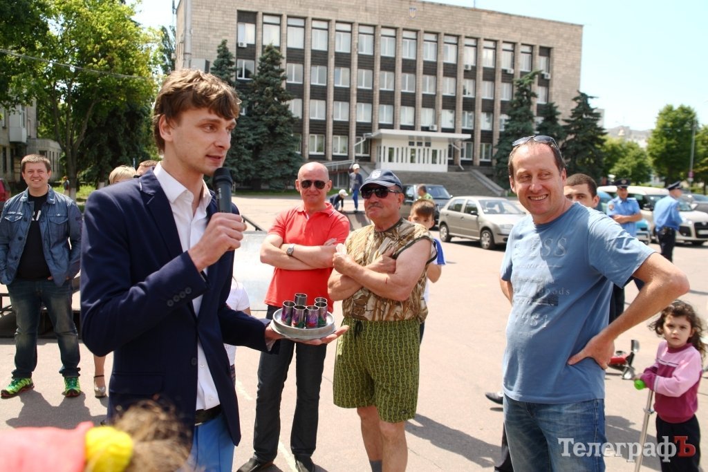 Флешмоб по плетению масксетей: поработали на ура! Флешмоб по плетению масксетей: поработали на ура!