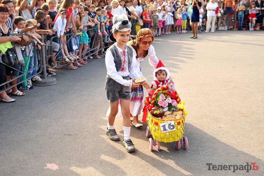 Парад колясок-2015 в Кременчуге Парад колясок-2015 в Кременчуге