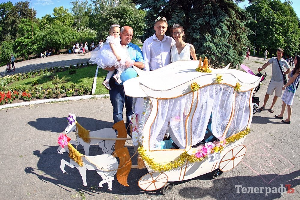 Парад колясок-2015 в Кременчуге Парад колясок-2015 в Кременчуге