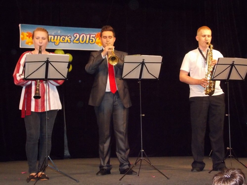 Для кременчугских школьников прозвучал "последний" звонок. Присылайте фото!!! Для кременчугских школьников прозвучал "последний" звонок. Присылайте фото!!!