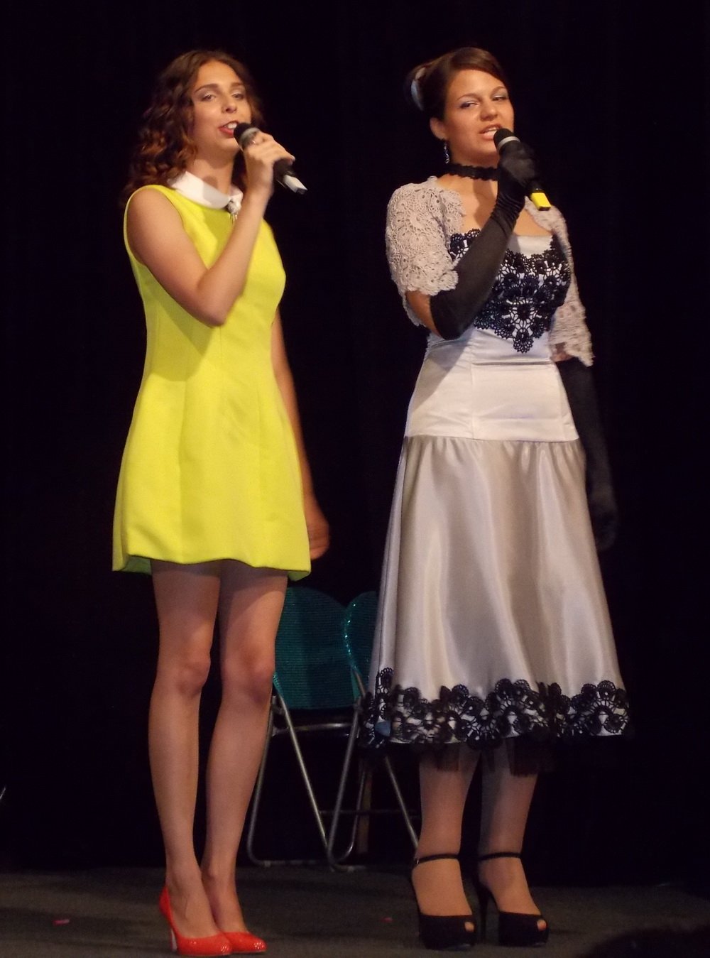 Для кременчугских школьников прозвучал "последний" звонок. Присылайте фото!!! Для кременчугских школьников прозвучал "последний" звонок. Присылайте фото!!!