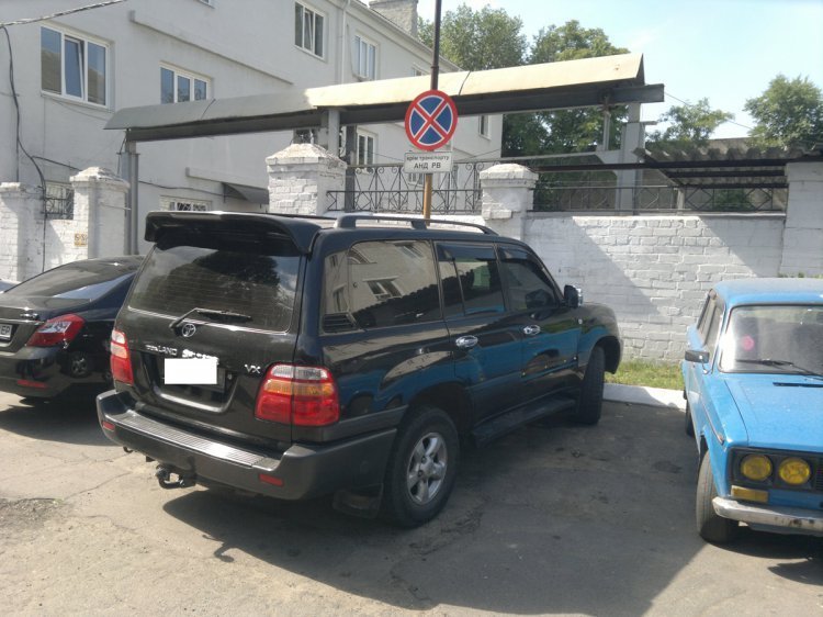 Угнанный в Кременчуге Land Cruiser нашли в Днепропетровске Угнанный в Кременчуге Land Cruiser нашли в Днепропетровске