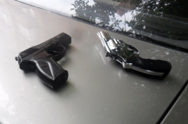 На Полтавщине трое вооружённых бандитов забрали у таксиста машину На Полтавщине трое вооружённых бандитов забрали у таксиста машину