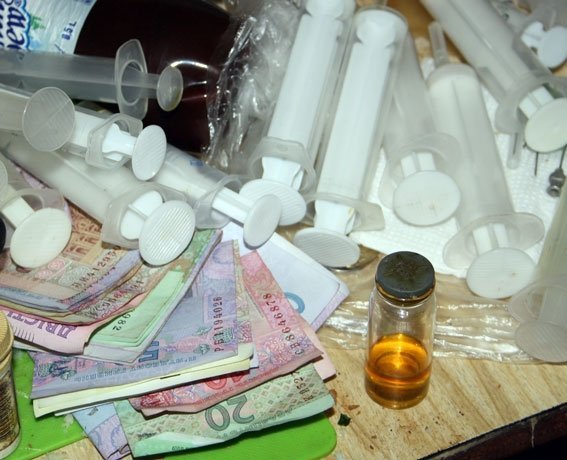 В Кременчуге задержали наркодельца, который варил «ширку» в квартире В Кременчуге задержали наркодельца, который варил «ширку» в квартире