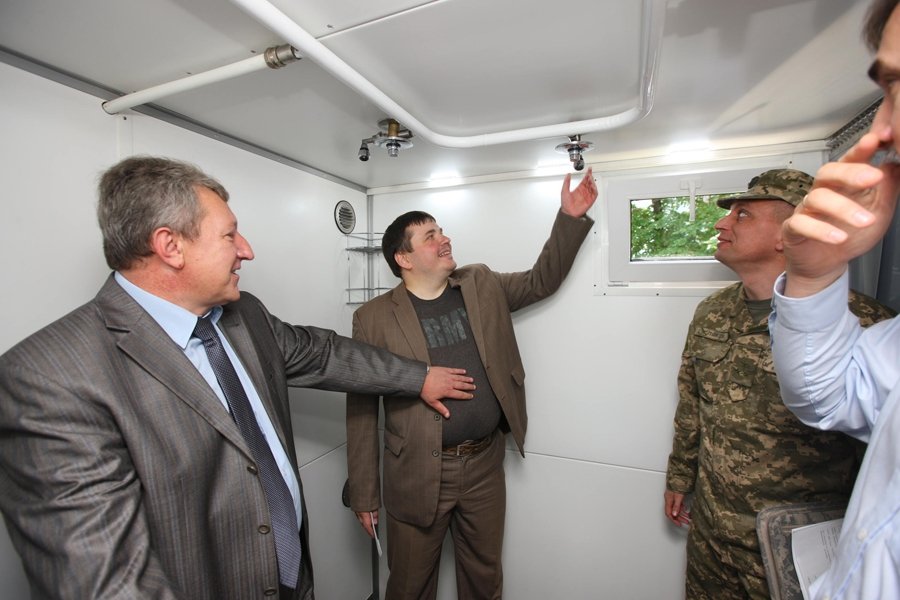 Кременчуцькі вагонобудівники презентували у Києві мобільну баню-пральню Кременчуцькі вагонобудівники презентували у Києві мобільну баню-пральню