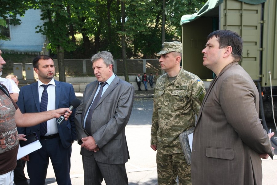 Кременчуцькі вагонобудівники презентували у Києві мобільну баню-пральню Кременчуцькі вагонобудівники презентували у Києві мобільну баню-пральню