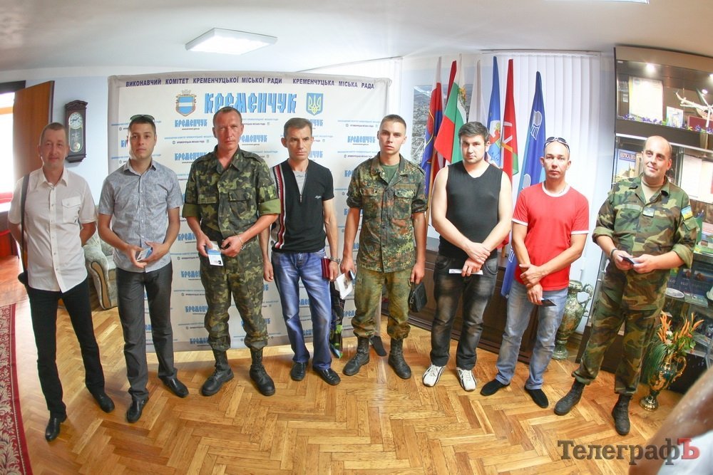 Кременчуцьким військовим АТО вручили почесні нагороди Кременчуцьким військовим АТО вручили почесні нагороди