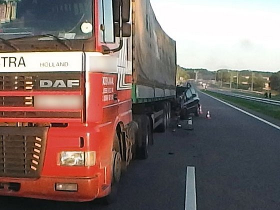 В автокатастрофе на Полтавщине погибла женщина с годовалым ребёнком, ещё трое детей в реанимации В автокатастрофе на Полтавщине погибла женщина с годовалым ребёнком, ещё трое детей в реанимации