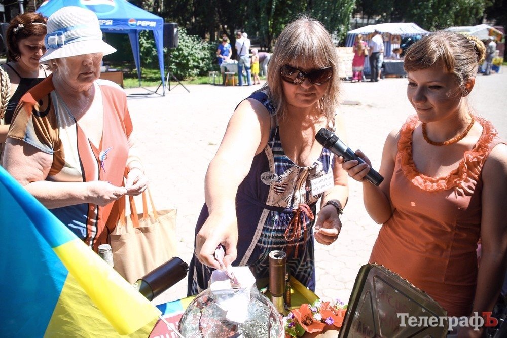 В’язальний фестиваль у Кременчуці: плели сітки та кікімори, жували смаколики і купували hand-made В’язальний фестиваль у Кременчуці: плели сітки та кікімори, жували смаколики і купували hand-made