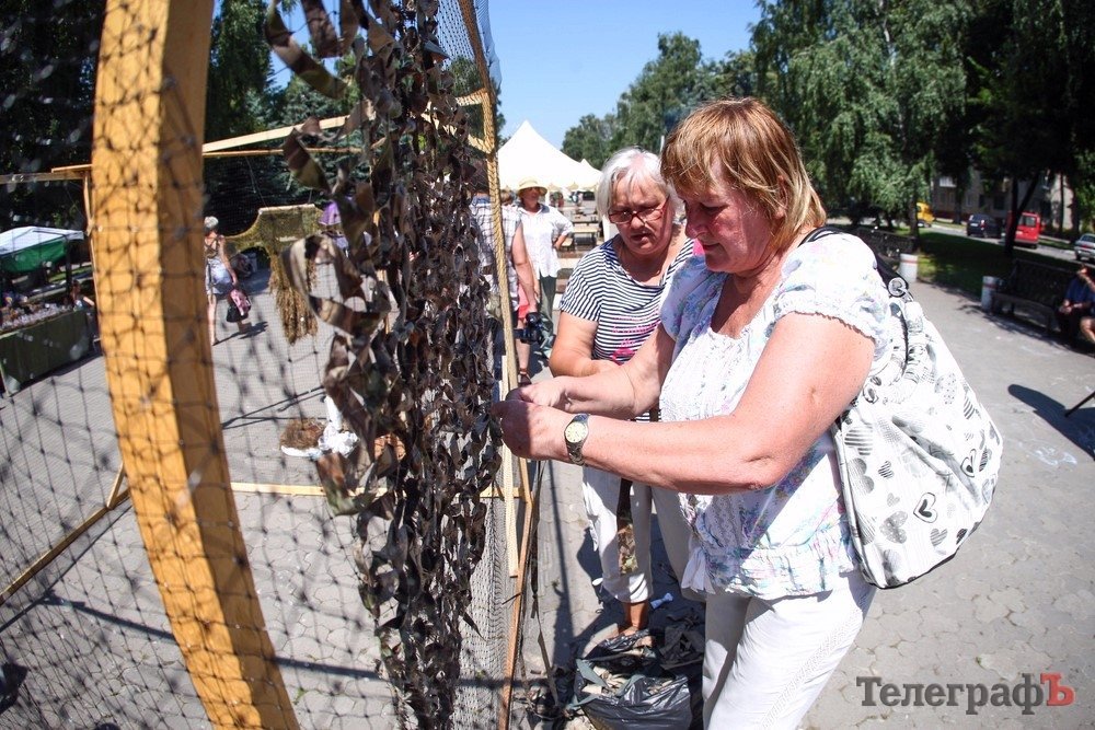 В’язальний фестиваль у Кременчуці: плели сітки та кікімори, жували смаколики і купували hand-made В’язальний фестиваль у Кременчуці: плели сітки та кікімори, жували смаколики і купували hand-made