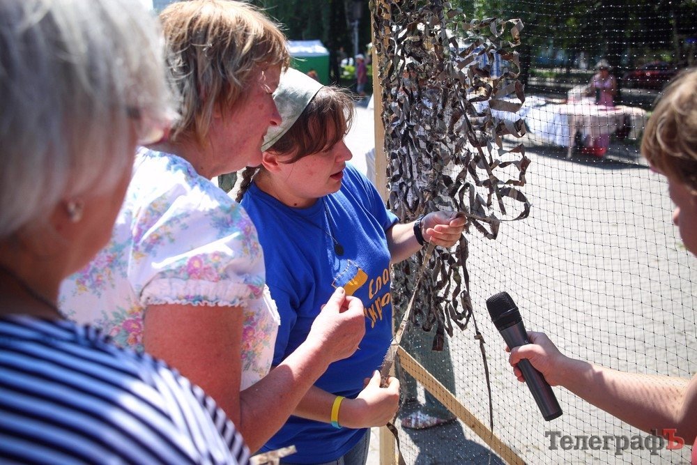 В’язальний фестиваль у Кременчуці: плели сітки та кікімори, жували смаколики і купували hand-made В’язальний фестиваль у Кременчуці: плели сітки та кікімори, жували смаколики і купували hand-made