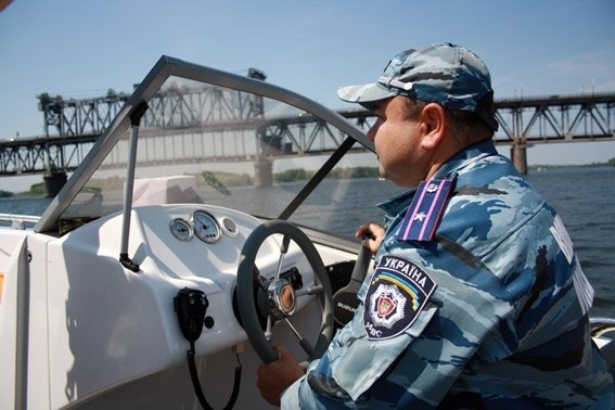 Кременчуцьких річкових міліціянтів нагородили почесними грамотами Кременчуцьких річкових міліціянтів нагородили почесними грамотами