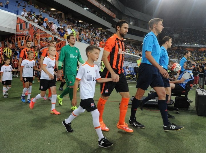 "Шахтар" розгромив "Фенербахче" і вийшов у плей-офф Ліги чемпіонів "Шахтар" розгромив "Фенербахче" і вийшов у плей-офф Ліги чемпіонів