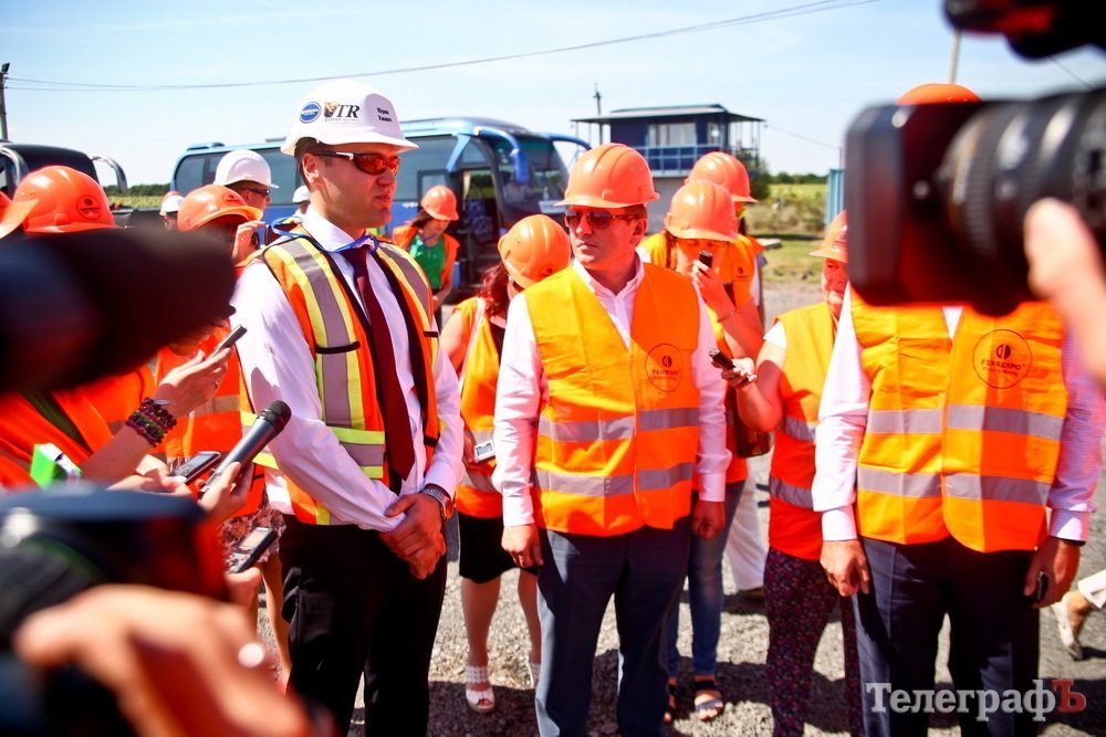 Як нардепи, журналісти і екологи інспектували ГЗК під Кременчуком Як нардепи, журналісти і екологи інспектували ГЗК під Кременчуком