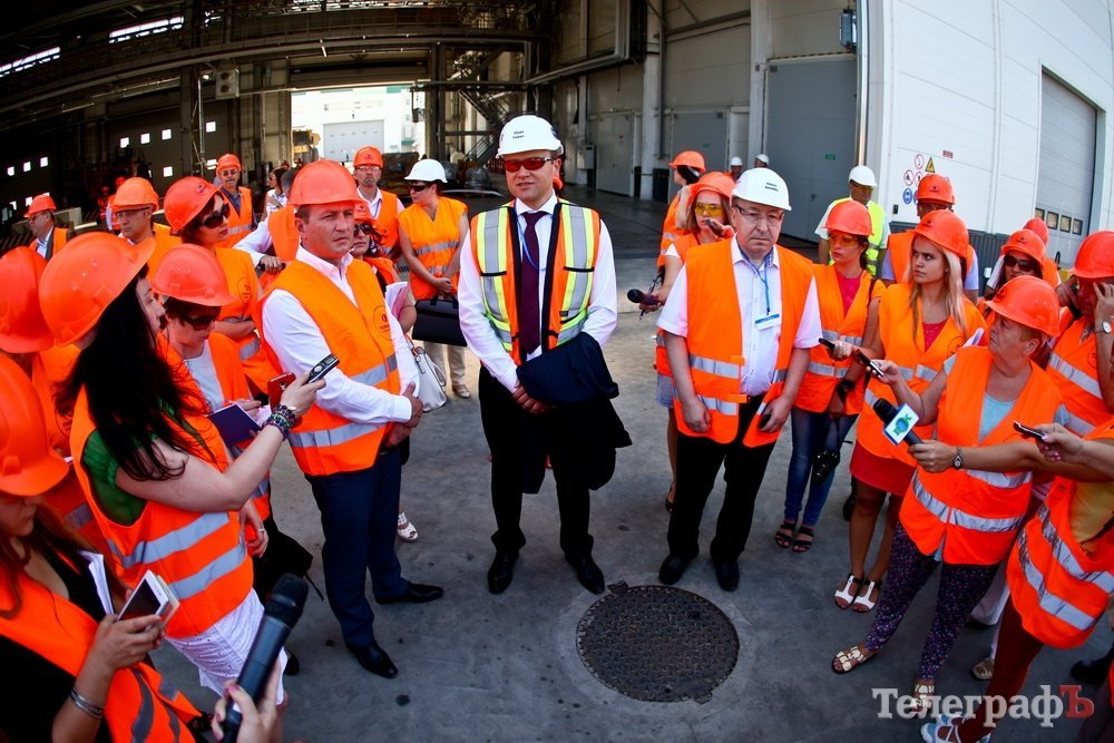 Як нардепи, журналісти і екологи інспектували ГЗК під Кременчуком Як нардепи, журналісти і екологи інспектували ГЗК під Кременчуком