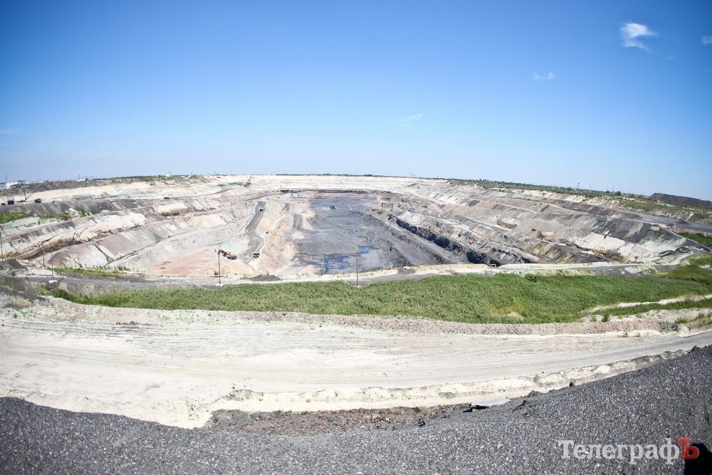 Як нардепи, журналісти і екологи інспектували ГЗК під Кременчуком Як нардепи, журналісти і екологи інспектували ГЗК під Кременчуком