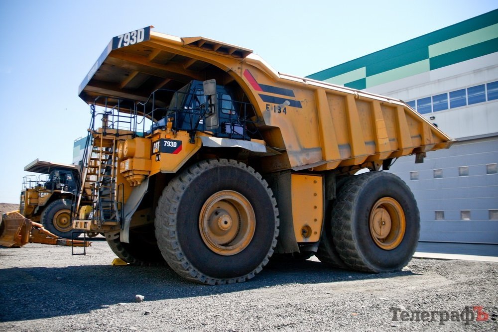 Як нардепи, журналісти і екологи інспектували ГЗК під Кременчуком Як нардепи, журналісти і екологи інспектували ГЗК під Кременчуком
