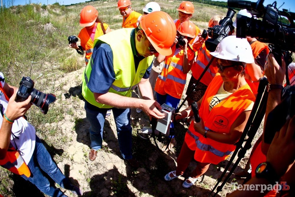 Як нардепи, журналісти і екологи інспектували ГЗК під Кременчуком Як нардепи, журналісти і екологи інспектували ГЗК під Кременчуком