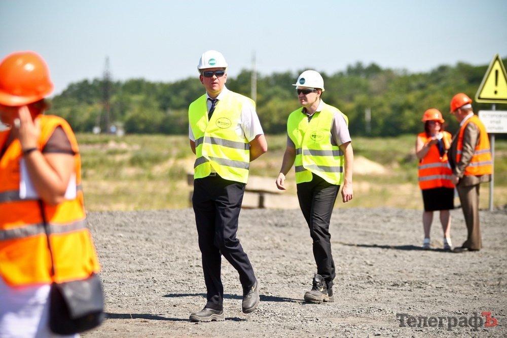 Як нардепи, журналісти і екологи інспектували ГЗК під Кременчуком Як нардепи, журналісти і екологи інспектували ГЗК під Кременчуком