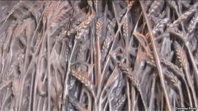 У Вашингтоні з’явився пам’ятник жертвам Голодомору в Україні 1932-33 років У Вашингтоні з’явився пам’ятник жертвам Голодомору в Україні 1932-33 років