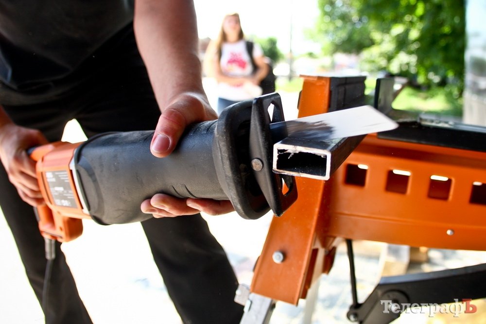 Магазин «Мир Инструмента» презентовал кременчужанам электроинструмент из Германии Магазин «Мир Инструмента» презентовал кременчужанам электроинструмент из Германии