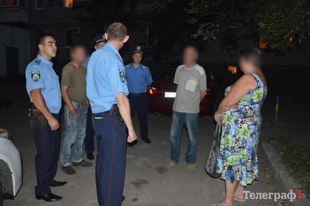 «До неї додому прийшов якийсь п’яний чорт та влігся спати на диван» «До неї додому прийшов якийсь п’яний чорт та влігся спати на диван»