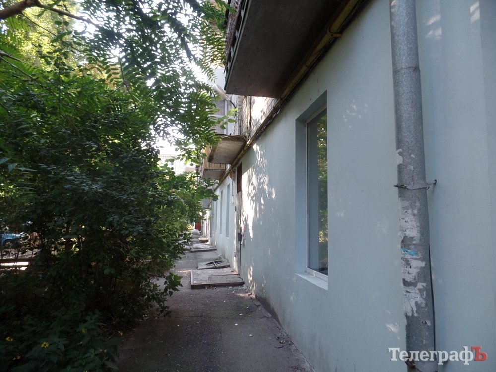 В Кременчуге возле офисов "Визита" и Майдана нашли самодельную бомбу В Кременчуге возле офисов "Визита" и Майдана нашли самодельную бомбу