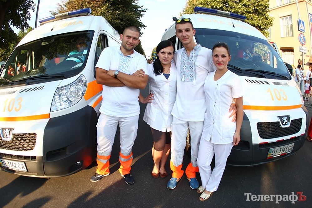 Кременчуг приоделся в вышиванки