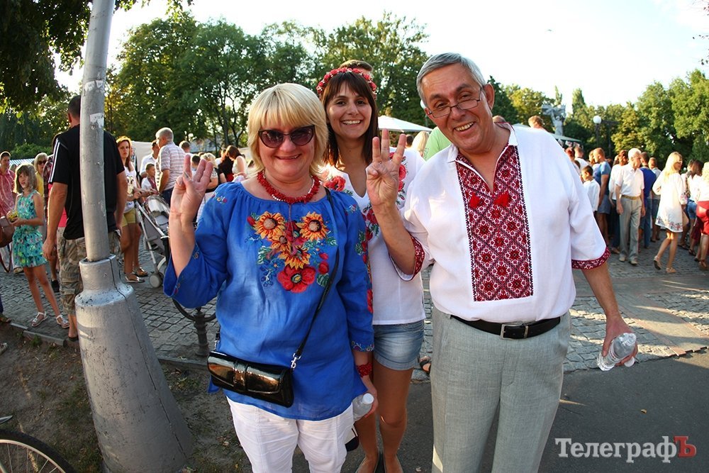 Кременчуг приоделся в вышиванки