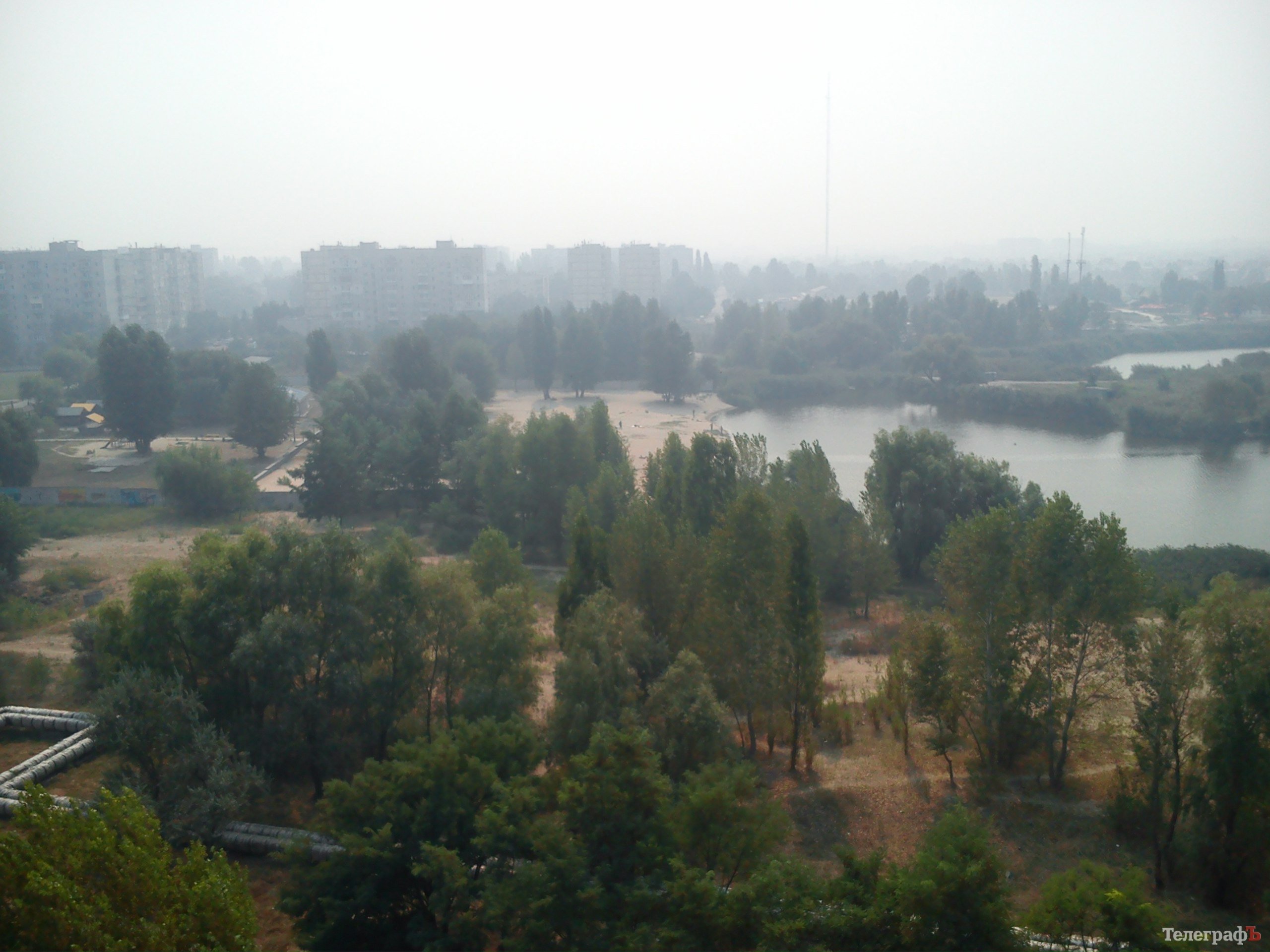Кременчуг с севера затягивает дымом. А теперь уже и с юга... Кременчуг с севера затягивает дымом. А теперь уже и с юга...