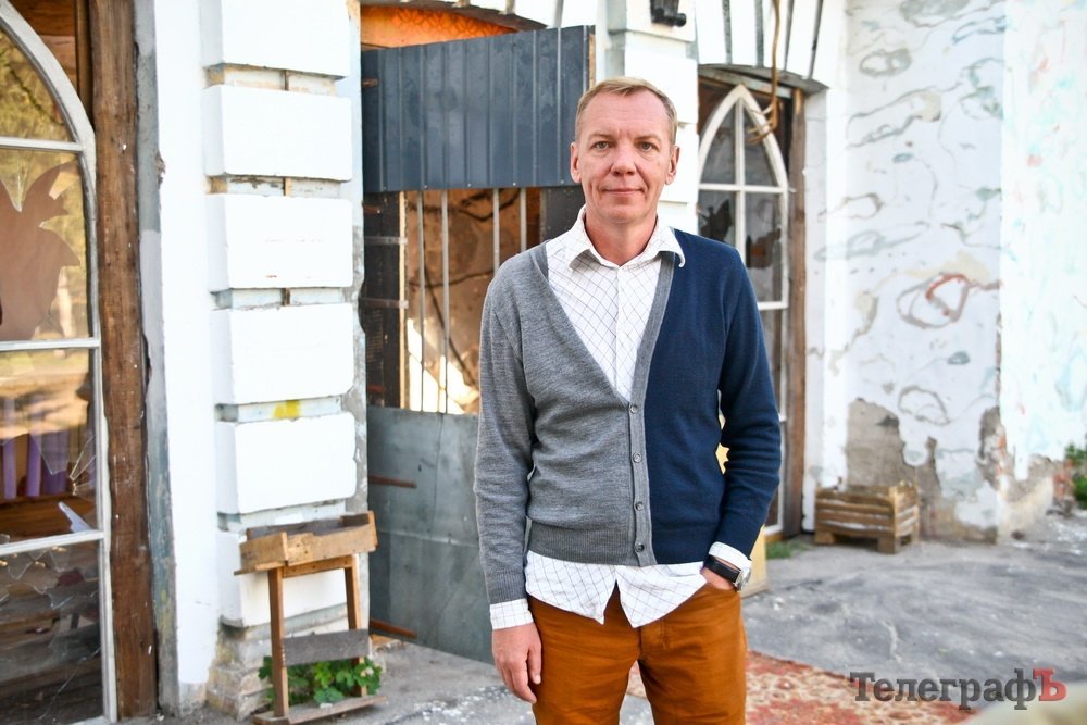 Старый кинотеатр "Днепр" с 9 сентября начнут консервировать Старый кинотеатр "Днепр" с 9 сентября начнут консервировать