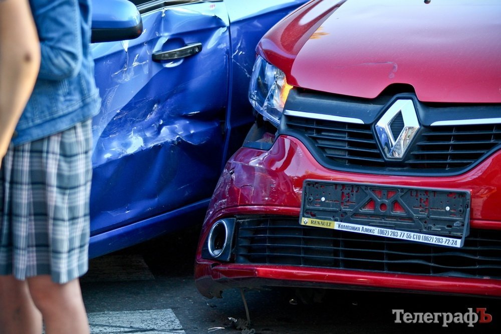 На мистическом перекрёстке в центре Кременчуга столкнулись машины На мистическом перекрёстке в центре Кременчуга столкнулись машины
