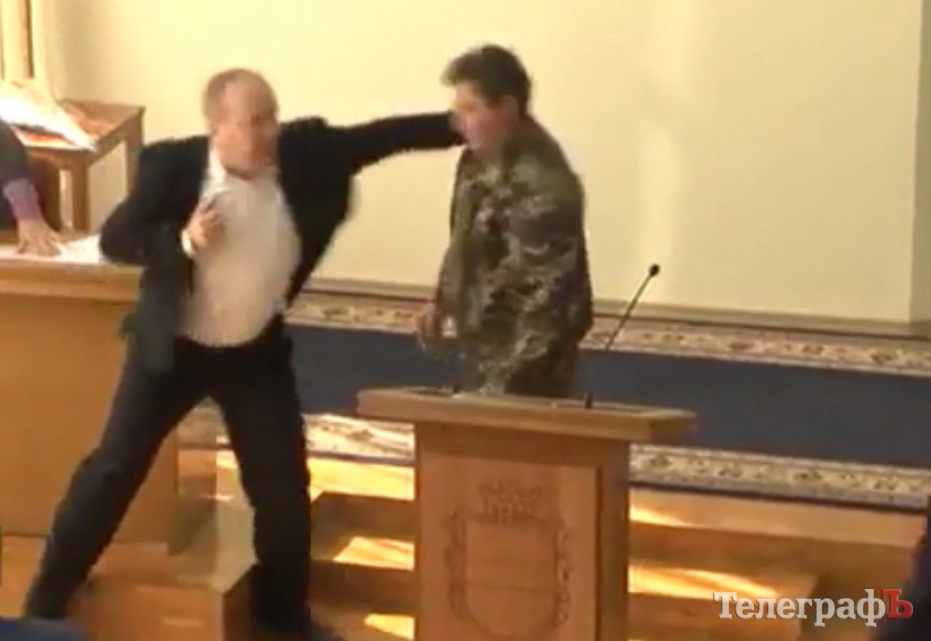 Свидетели драки Харченко и Головача уже не помнят, как все было Свидетели драки Харченко и Головача уже не помнят, как все было