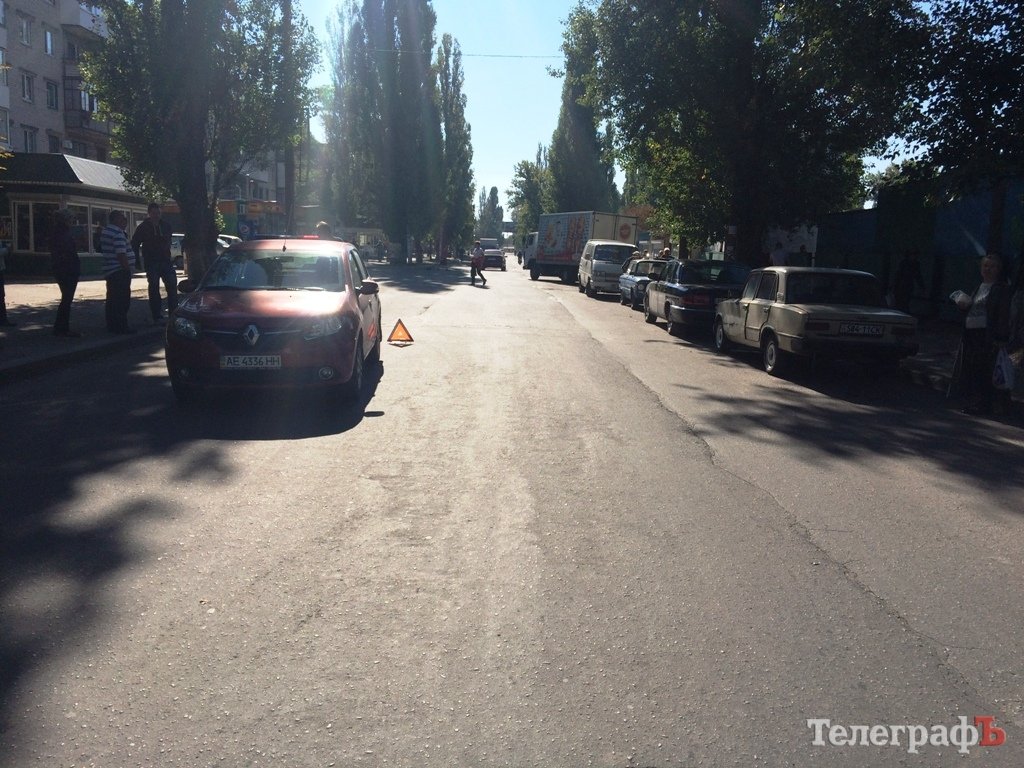 В Кременчуге 7-летняя школьница попала под автомобиль В Кременчуге 7-летняя школьница попала под автомобиль