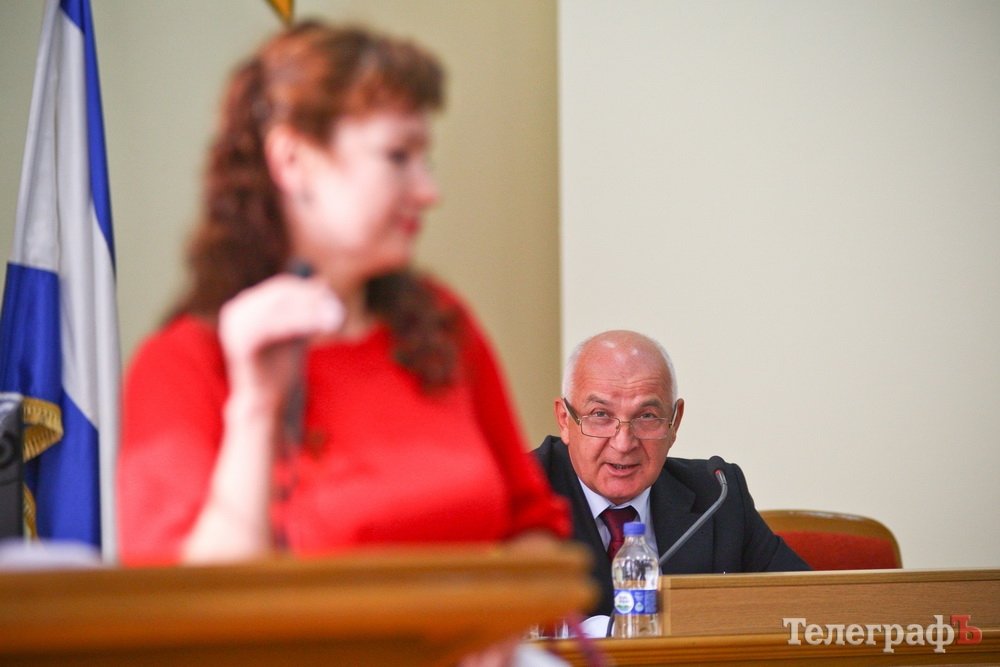 "Слова застряли в мозгах..." - что творят в Кременчуге на сессии горсовета "Слова застряли в мозгах..." - что творят в Кременчуге на сессии горсовета