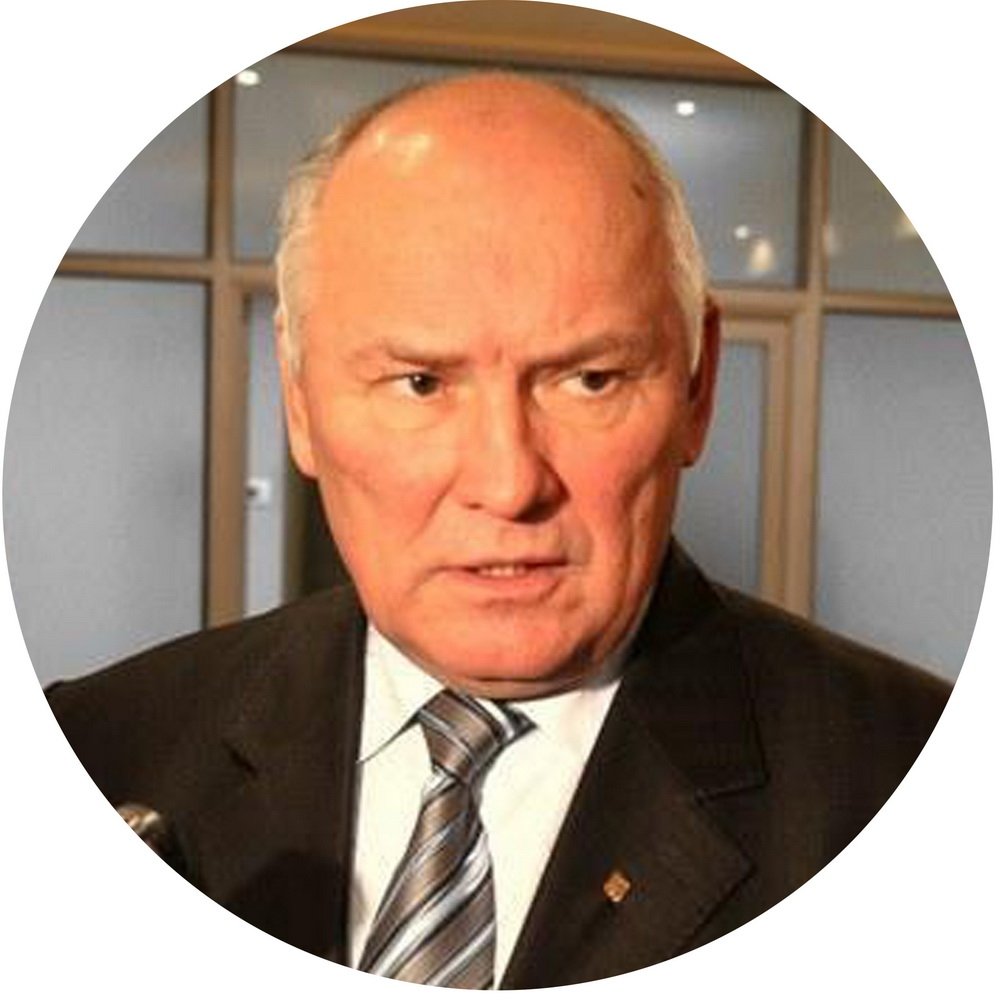 Доцент і дочка Бабаєва: до облради балотуються цікаві особистості Доцент і дочка Бабаєва: до облради балотуються цікаві особистості