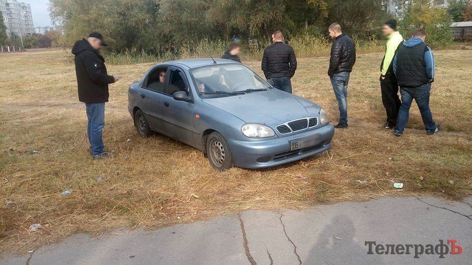 В Кременчуге у избирательного участка зафиксирован мордобой и прокалывание автошин В Кременчуге у избирательного участка зафиксирован мордобой и прокалывание автошин